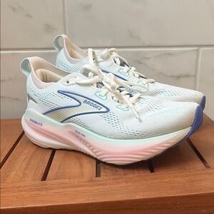 Brooks Women's Athletic Shoes - White and Blue with Pink Accents
